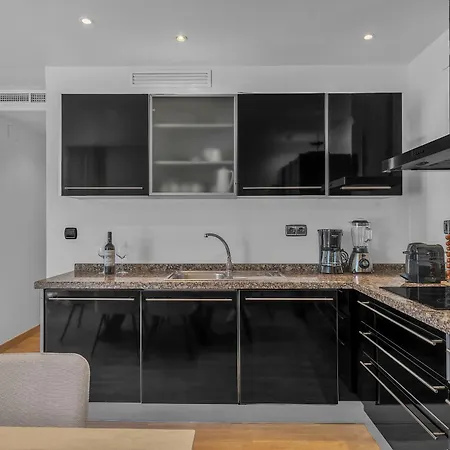 Real - Stylish 2 Bedroom By Finest 아파트
