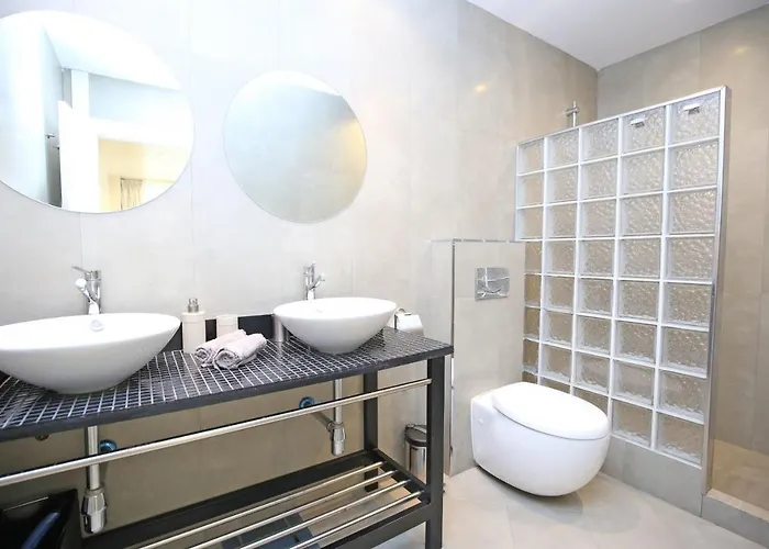 شقة Real - Stylish 2 Bedroom By Finest