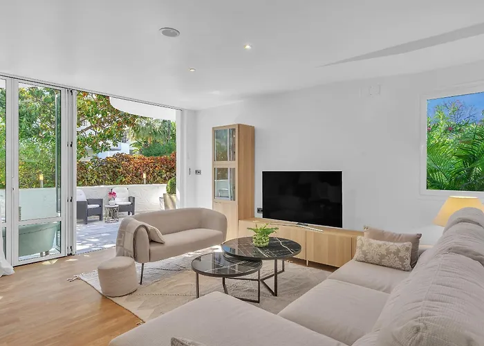 דירה Real - Stylish 2 Bedroom By Finest מארבלה
