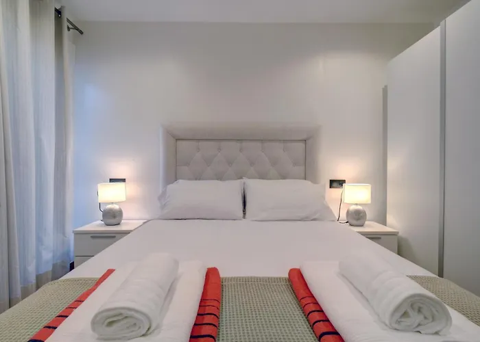 Real - Stylish 2 Bedroom By Finest * מארבלה