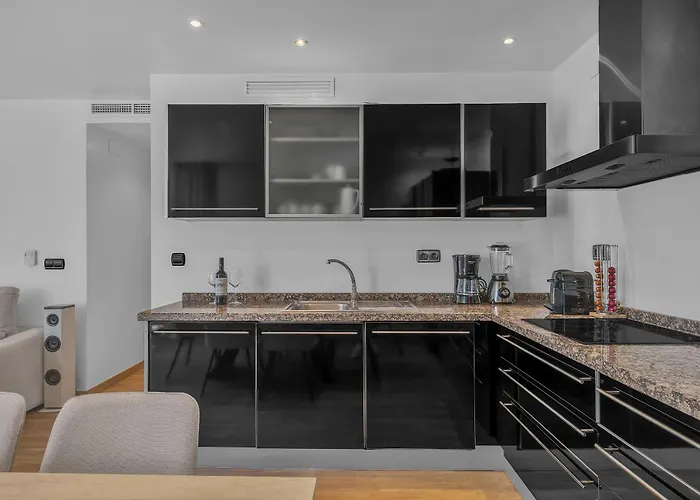 Real - Stylish 2 Bedroom By Finest Apartment